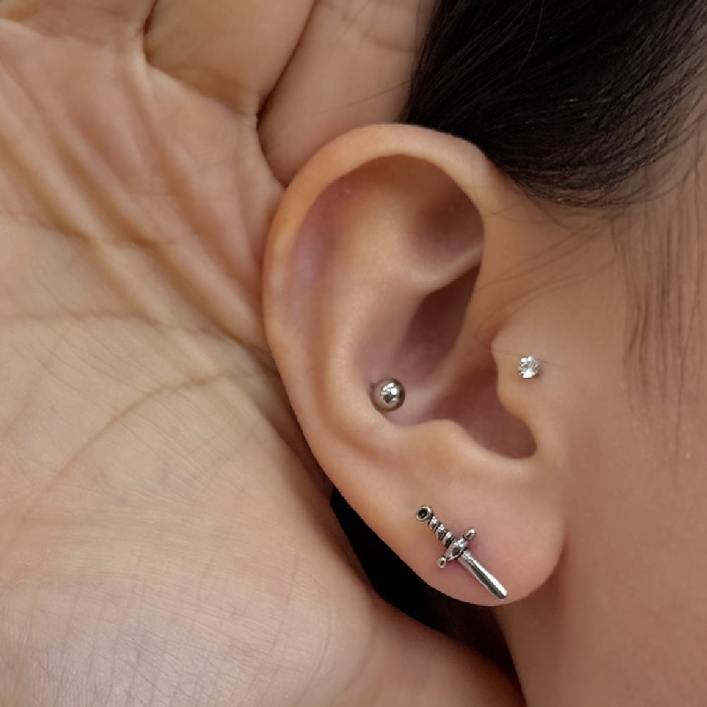 YLR 020 ［サージカルステンレス］ナイフラブレットピアス