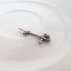 A2 243 アンティーク薔薇ナイフピアス