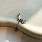 A2 248 ［サージカルステンレス］アンティーク蝶々ピアス