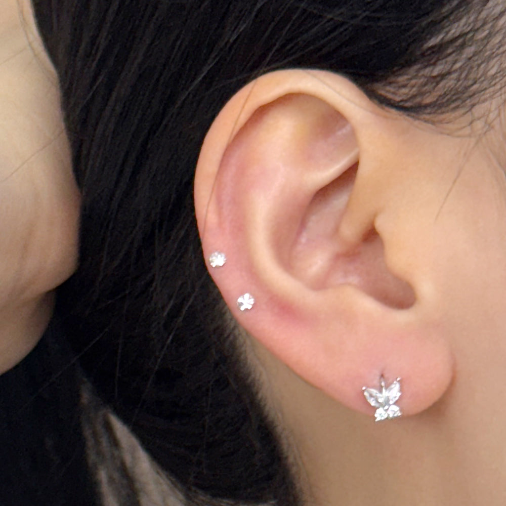 MN 147 ［サージカルステンレス］キュービックワンタッチ星，雪の結晶ピアス