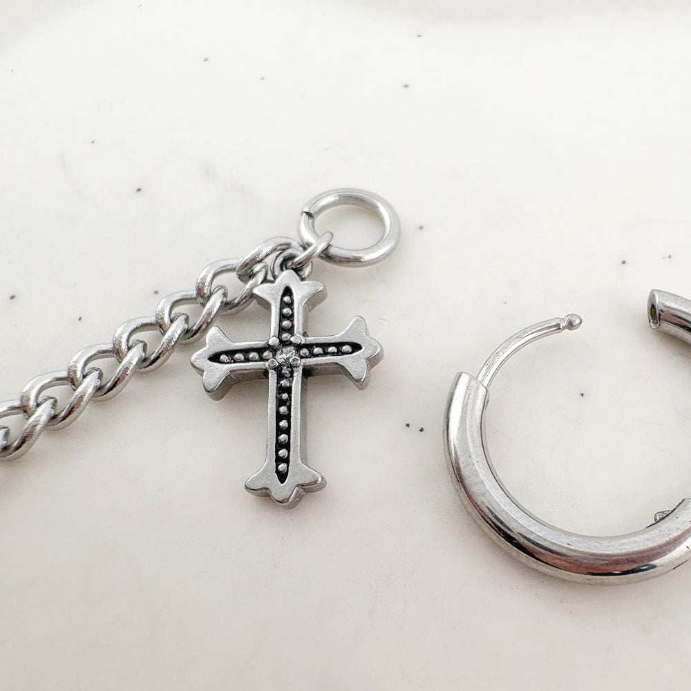 YEH 013 ［サージカルステンレス］ゴシック十字架ワンタッチピアス