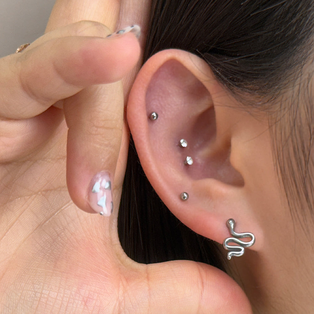 YLR 019 ［サージカルステンレス］ヘビラブレットピアス