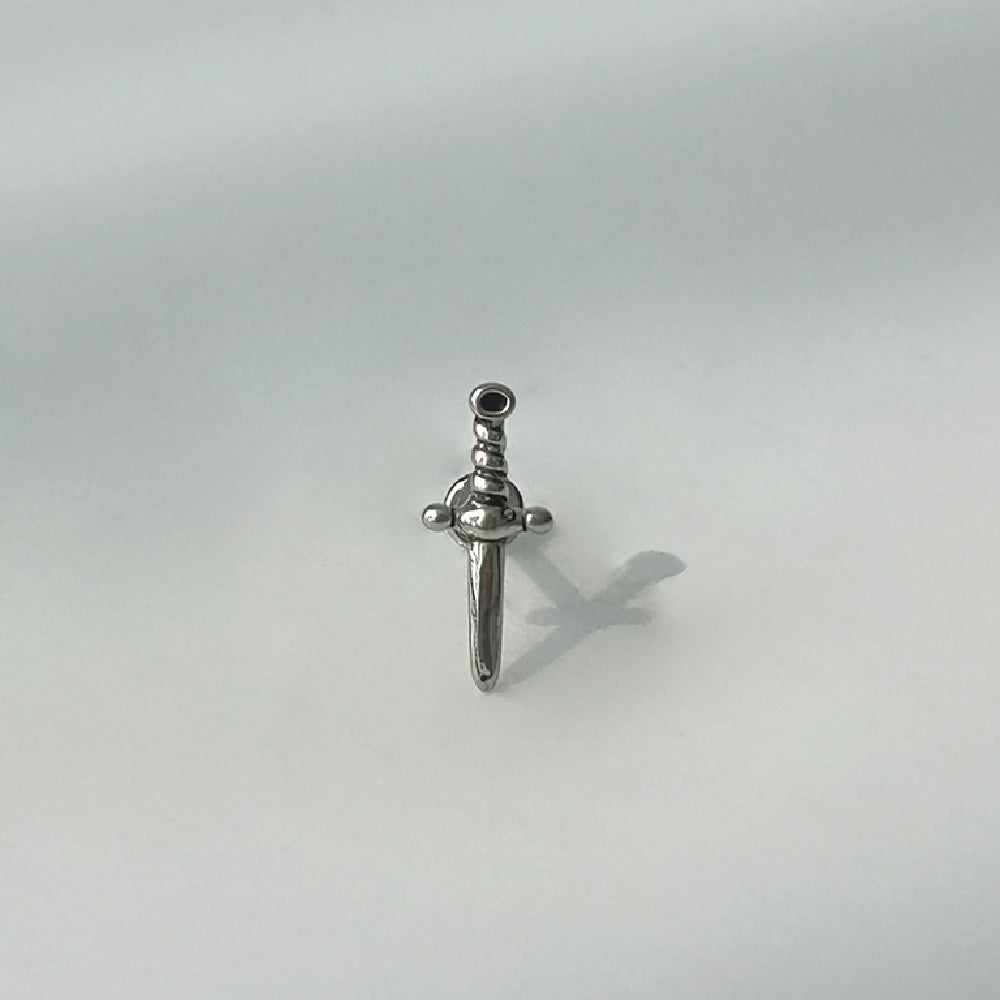 YLR 020 ［サージカルステンレス］ナイフラブレットピアス