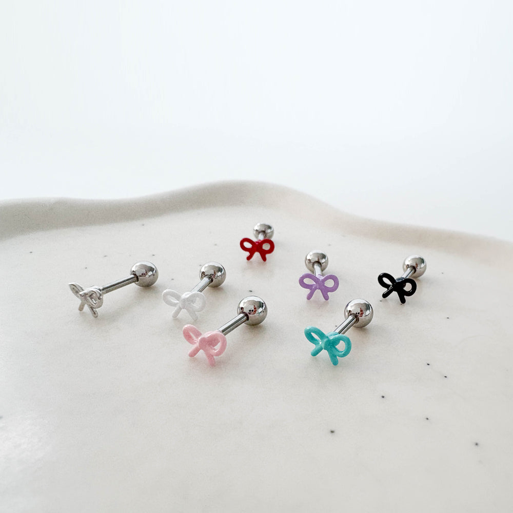 A8 241 [サージカルステンレス]　シンプルリボンピアス