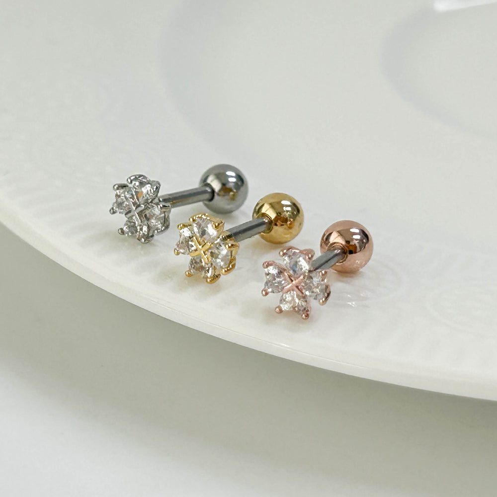 A8 261 ［サージカルステンレス］キュービック四葉のクローバーピアス