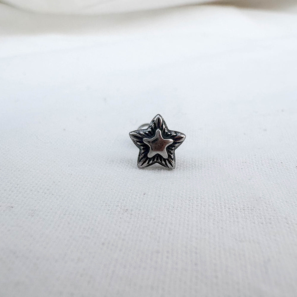 B3 075 ［サージカルステンレス］ゴシック星ピアス