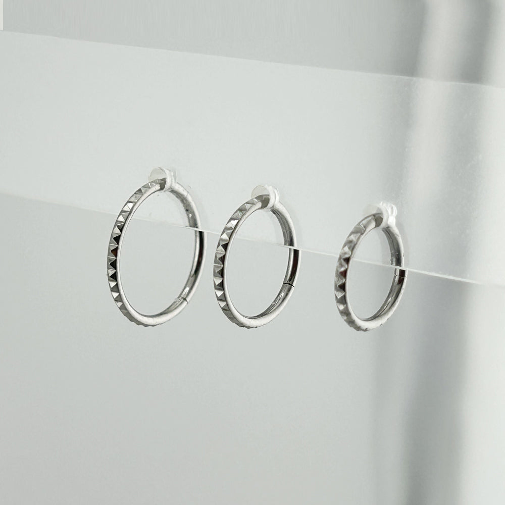 STS 010 [サージカルステンレス]  ワンポイントリングピアス