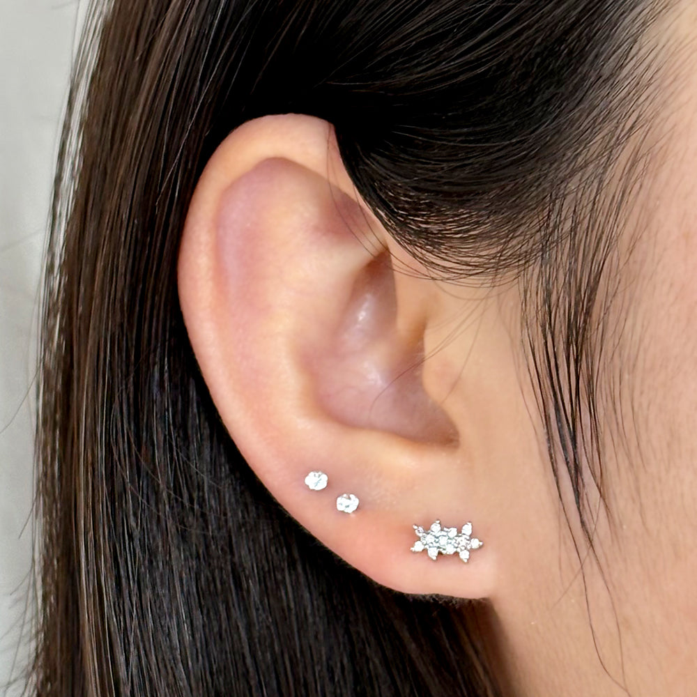 MJ 063 ［サージカルステンレス］シンプルキュービックツーコンボ花ピアス