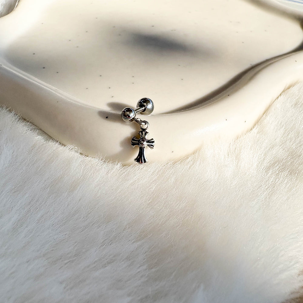 A9 119 ［サージカルステンレス］ゴシック十字架ピアス