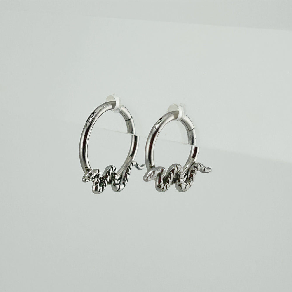 STS 031 ［サージカルステンレス］蛇リングピアス