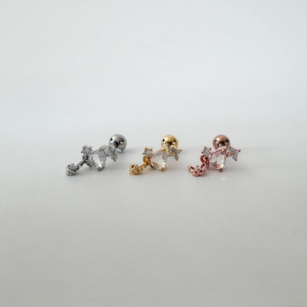 A8 297 [サージカルステンレス]　雫ストーンピアス