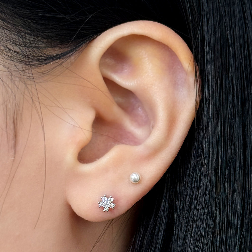 MN 041 ［サージカルステンレス］ミニキュービックお花ピアス