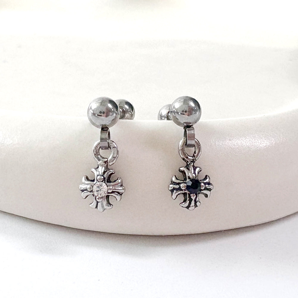 A2 240 ［サージカルステンレス］アンティークロイヤルキュービック十字架ピアス