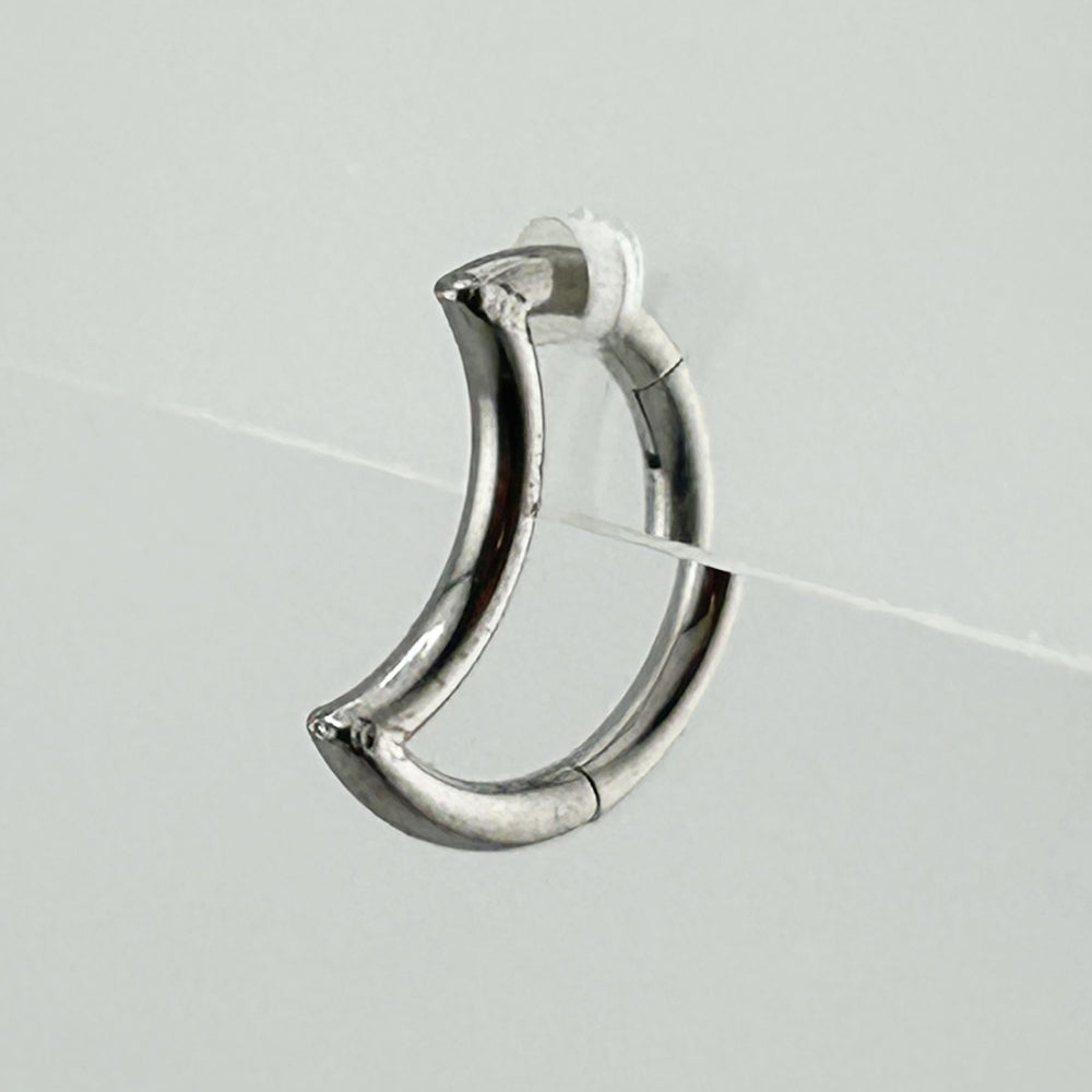 STS 005 ［サージカルステンレス］月モチーフリングピアス