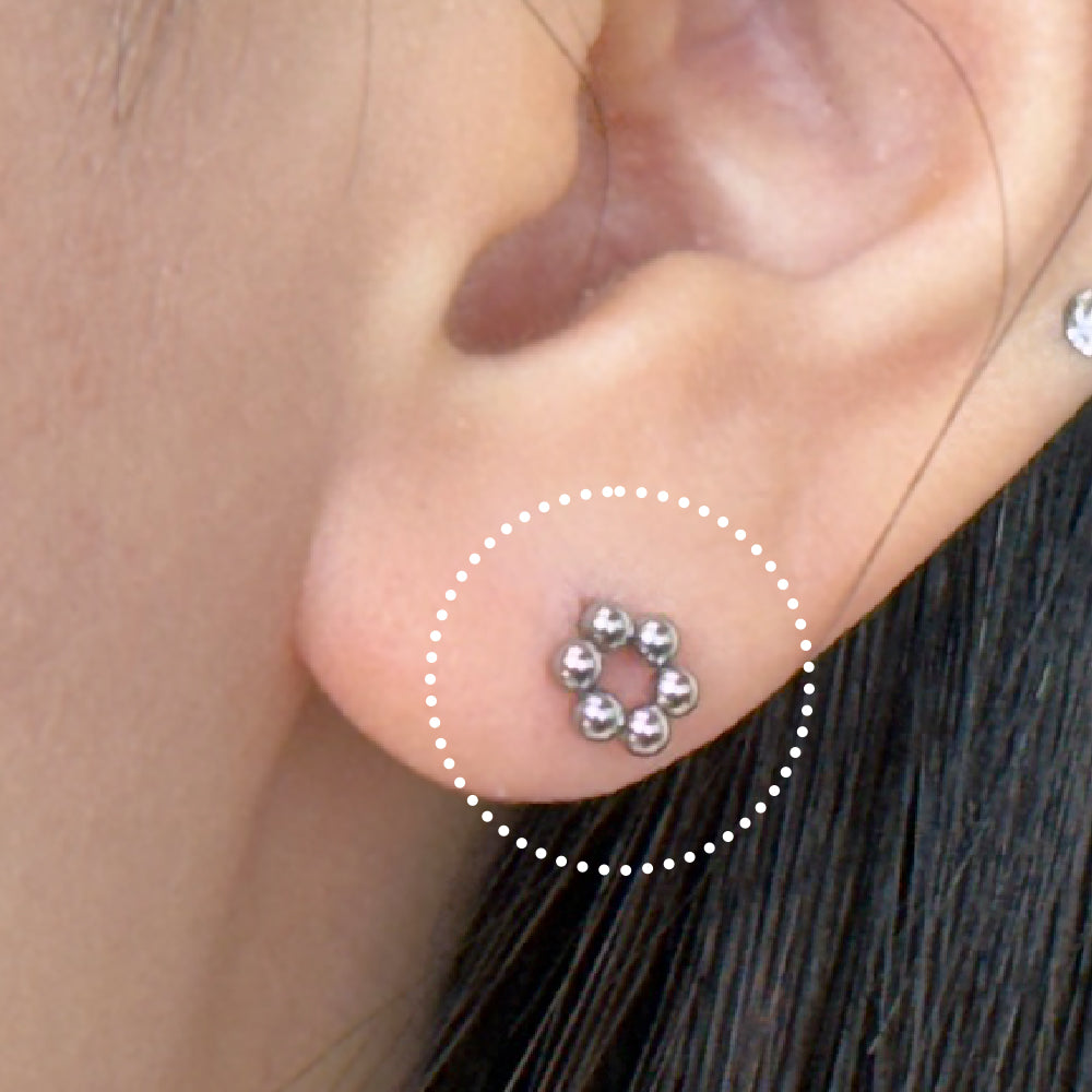 YLR 025 ［サージカルステンレス］ボール花ラブレットピアス