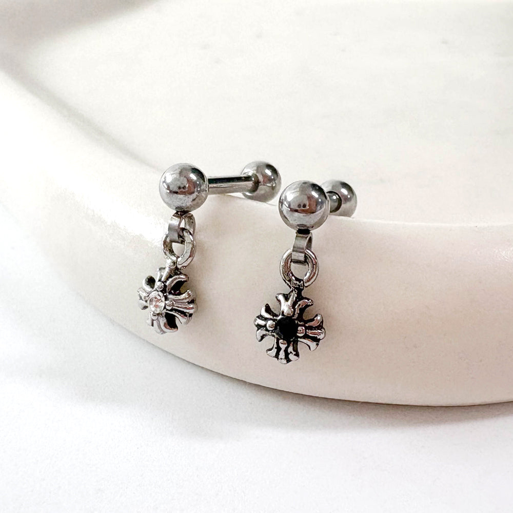 A2 240 ［サージカルステンレス］アンティークロイヤルキュービック十字架ピアス