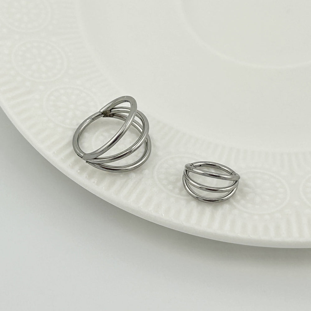 STS 022 ［サージカルステンレス］スリーラインリングピアス