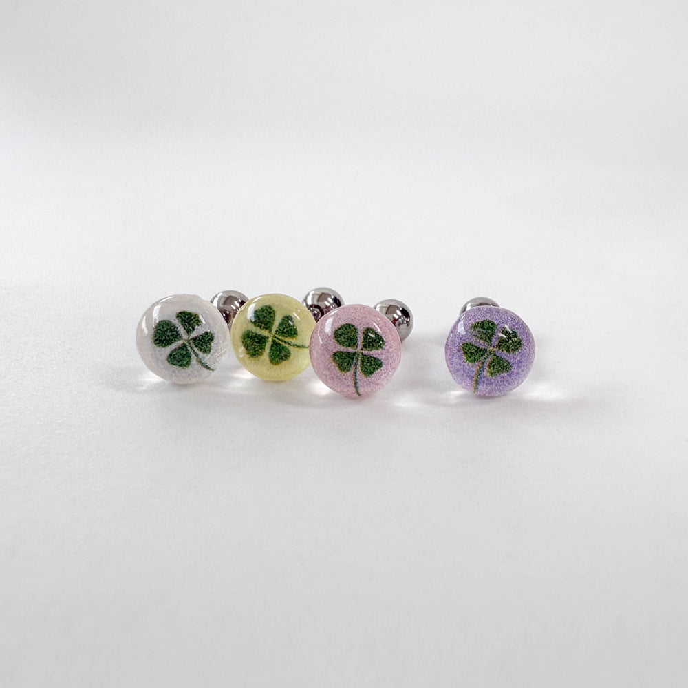 MK 085 ［サージカルステンレス］アクリルボールクローバーピアス