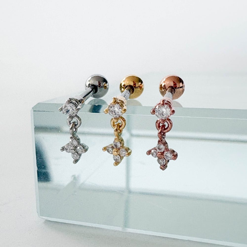 A8 305 ［サージカルステンレス］キュービック花ピアス