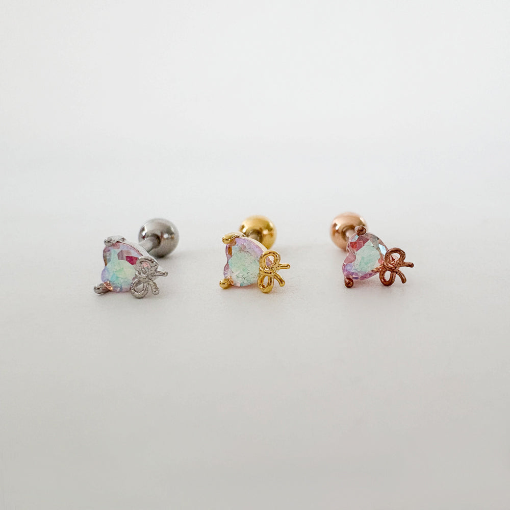 A8 255 ［サージカルステンレス］キュービックハート＆リボンピアス