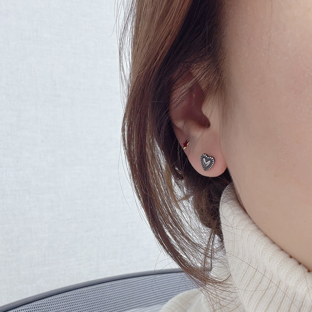 B3 073 ［サージカルステンレス］アンティークねじりハートピアス