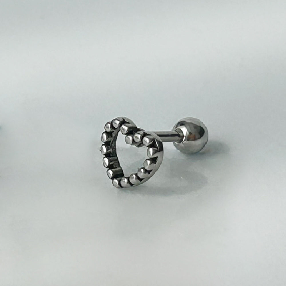 YES 060　［サージカルステンレス］ゴシックシンプルねじりハートピアス