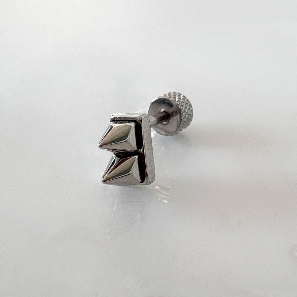 A9 244 ［サージカルステンレス］フラットスパイクピアス