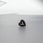 B3 073 ［サージカルステンレス］アンティークねじりハートピアス