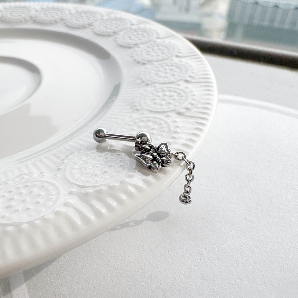 A2 238 ［サージカルステンレス］アンティーク蝶々ロングドロップピアス