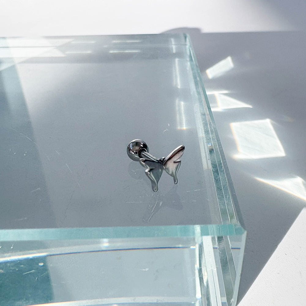 B3 068 ［サージカルステンレス］とんがり蝶々ピアス