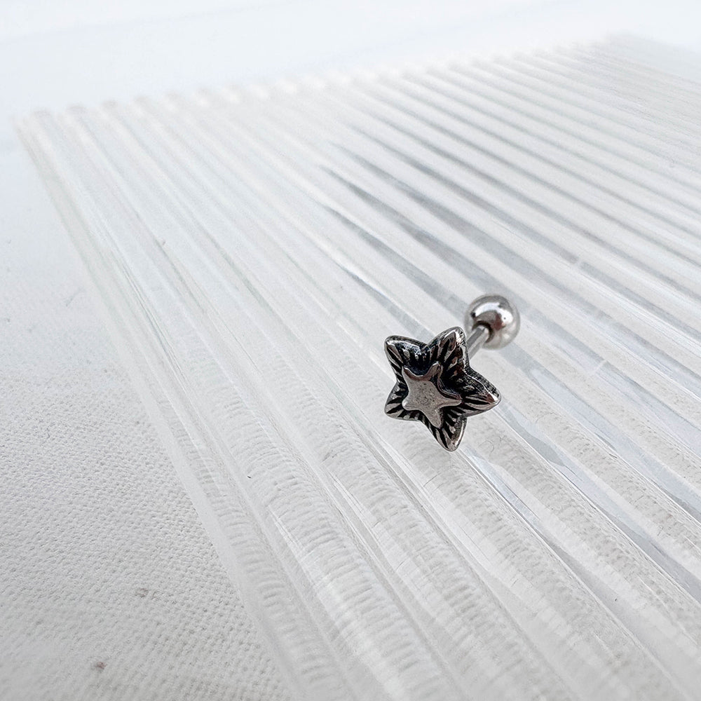 B3 075 ［サージカルステンレス］ゴシック星ピアス