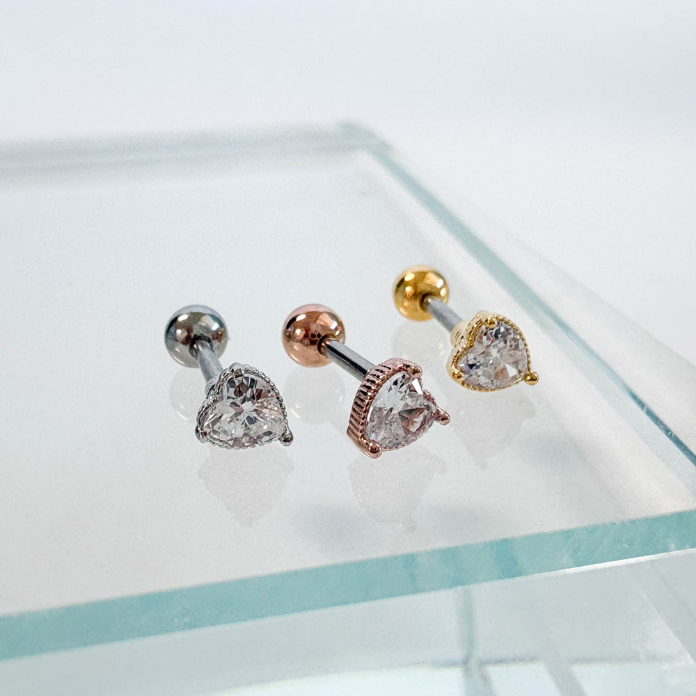 A8 238 ［サージカルステンレス］ハートピアス