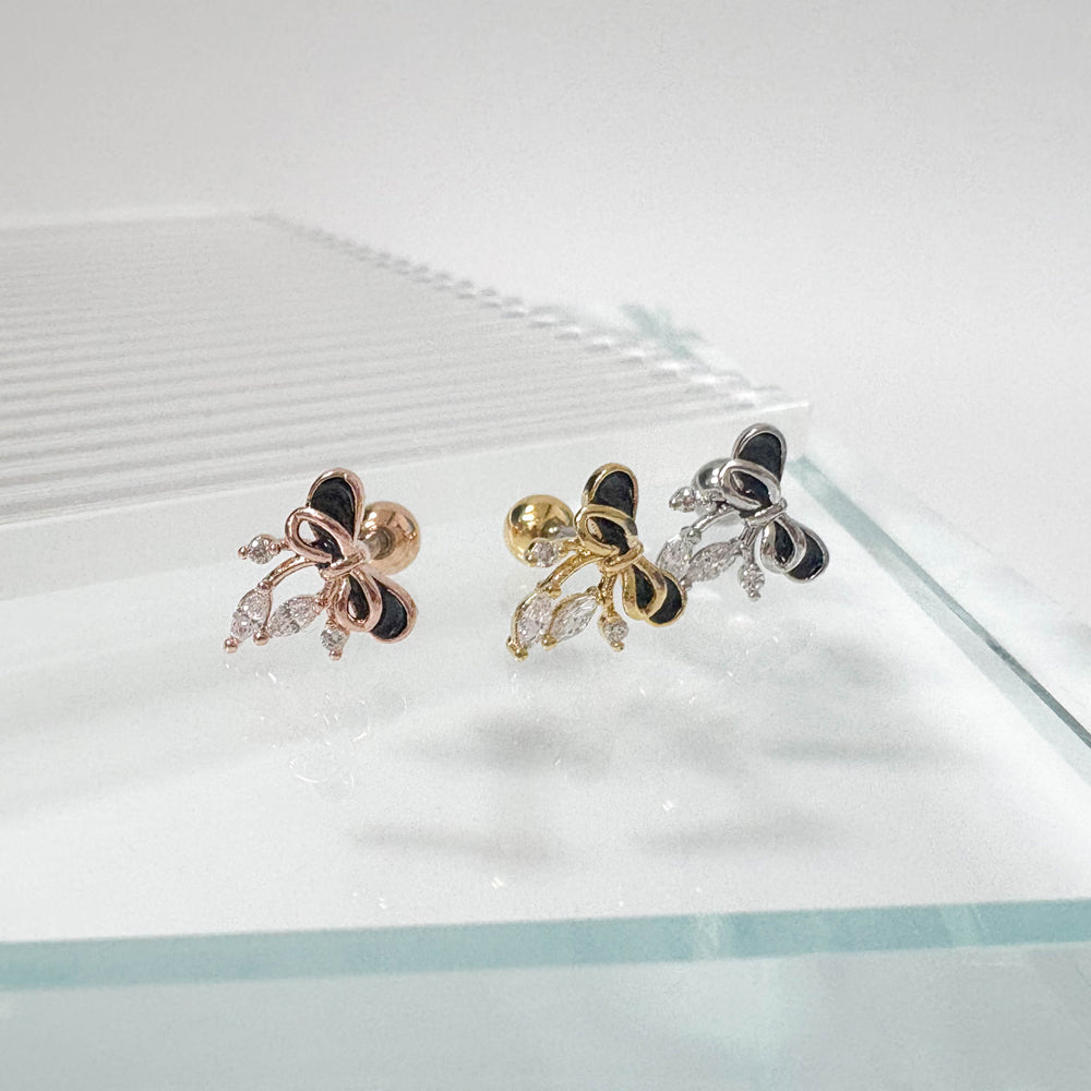 A5 299 ［サージカルステンレス］ブラックアンドホワイトリボンキュービックピアス