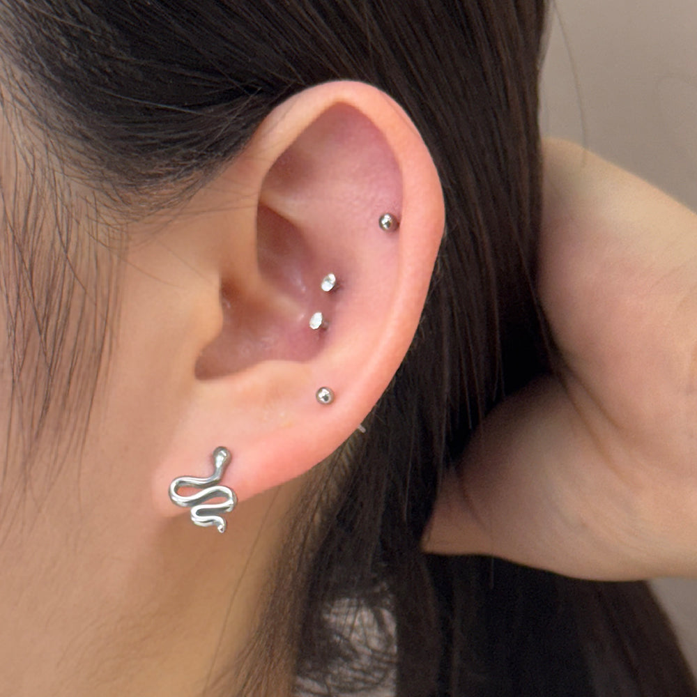 YLR 019 ［サージカルステンレス］ヘビラブレットピアス