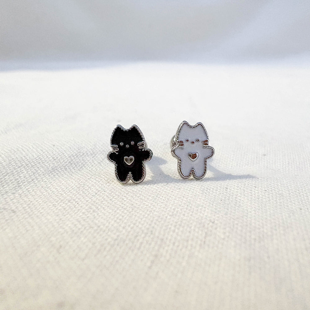 B3 096 ［サージカルステンレス］猫ハートピアス　