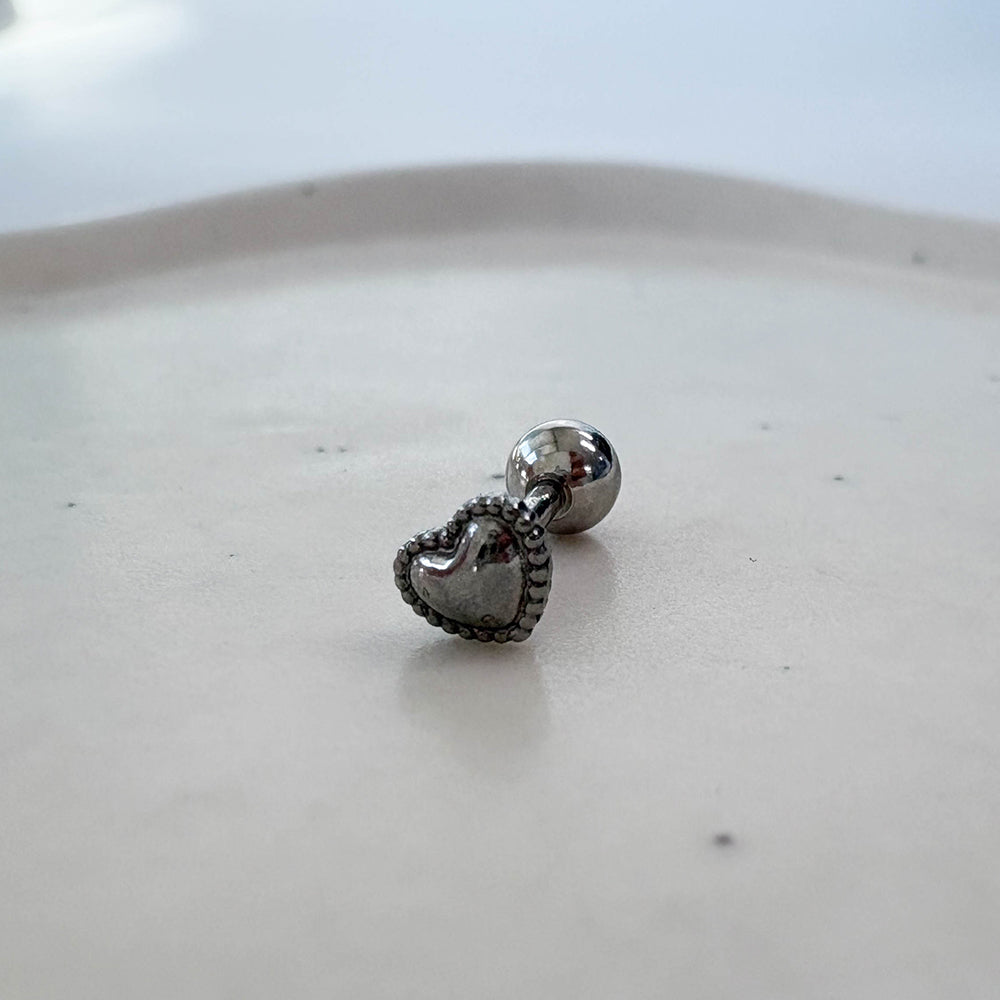 B3 063 ［サージカルステンレス］ミニねじり丸いハートピアス