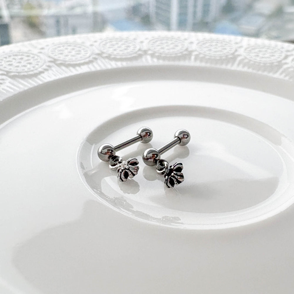 A2 240 ［サージカルステンレス］アンティークロイヤルキュービック十字架ピアス