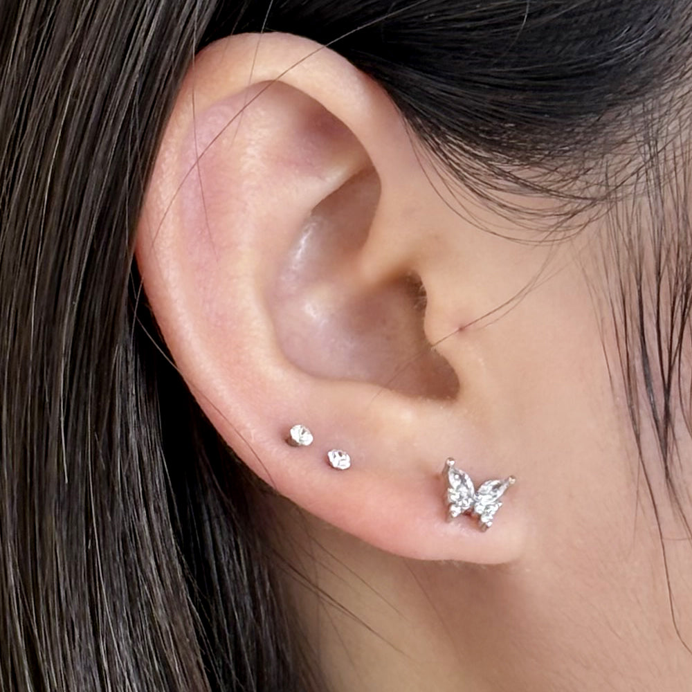 MN 001 ［サージカルステンレス］蝶々キュービックピアス
