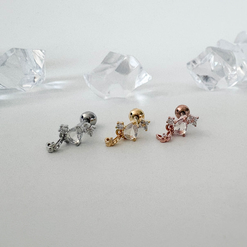 A8 297 [サージカルステンレス]　雫ストーンピアス