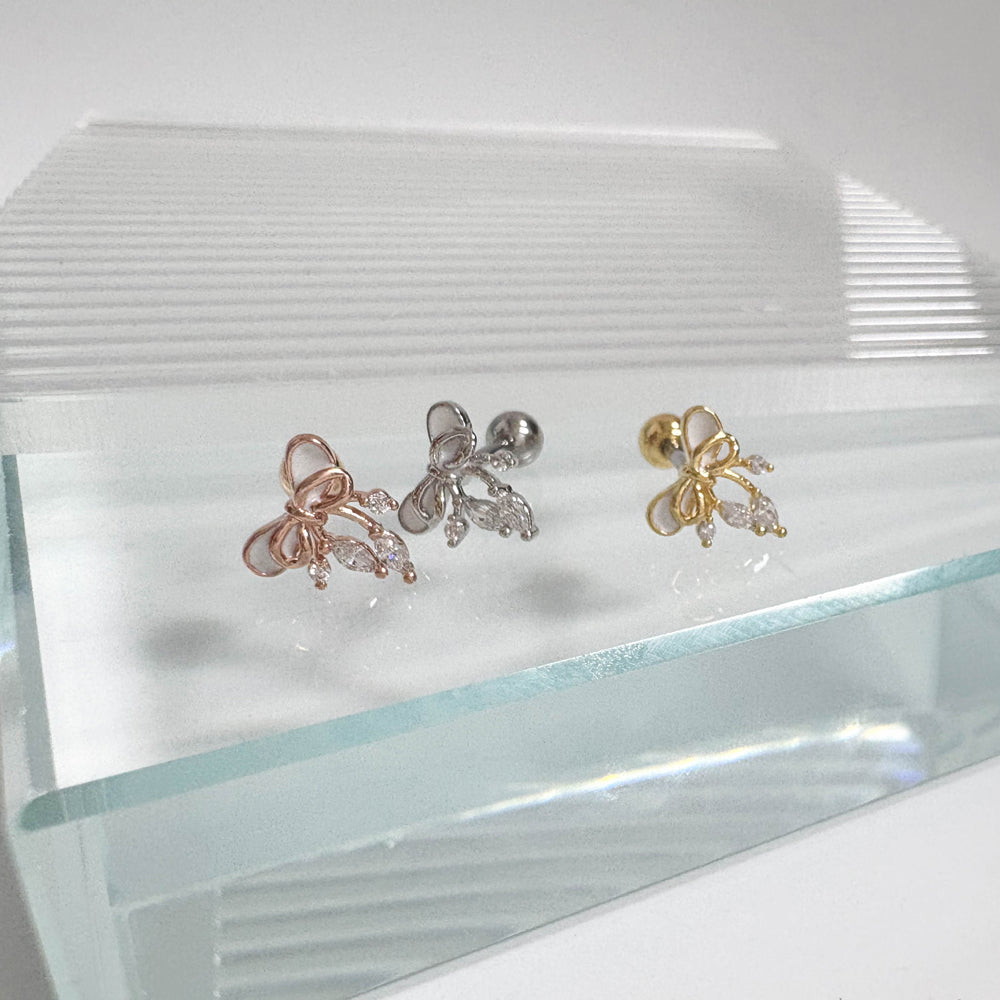 A5 299 ［サージカルステンレス］ブラックアンドホワイトリボンキュービックピアス