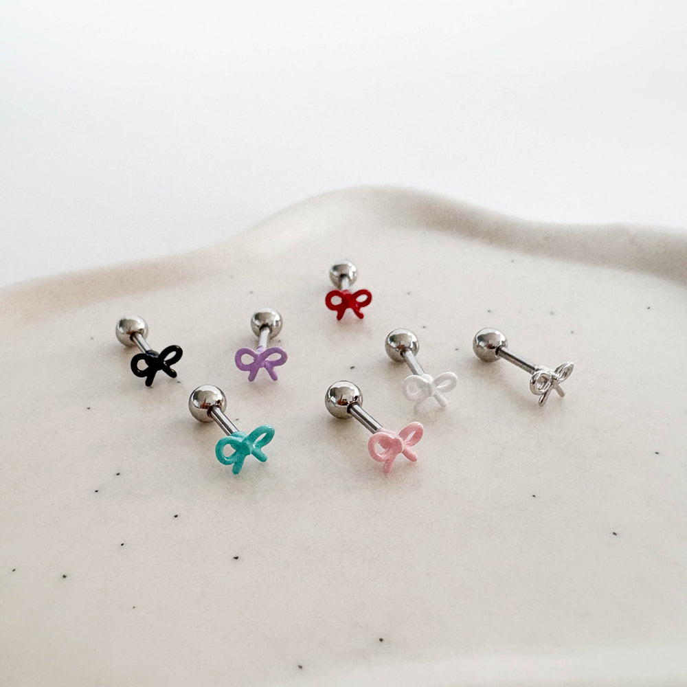 A8 241 [サージカルステンレス]　シンプルリボンピアス