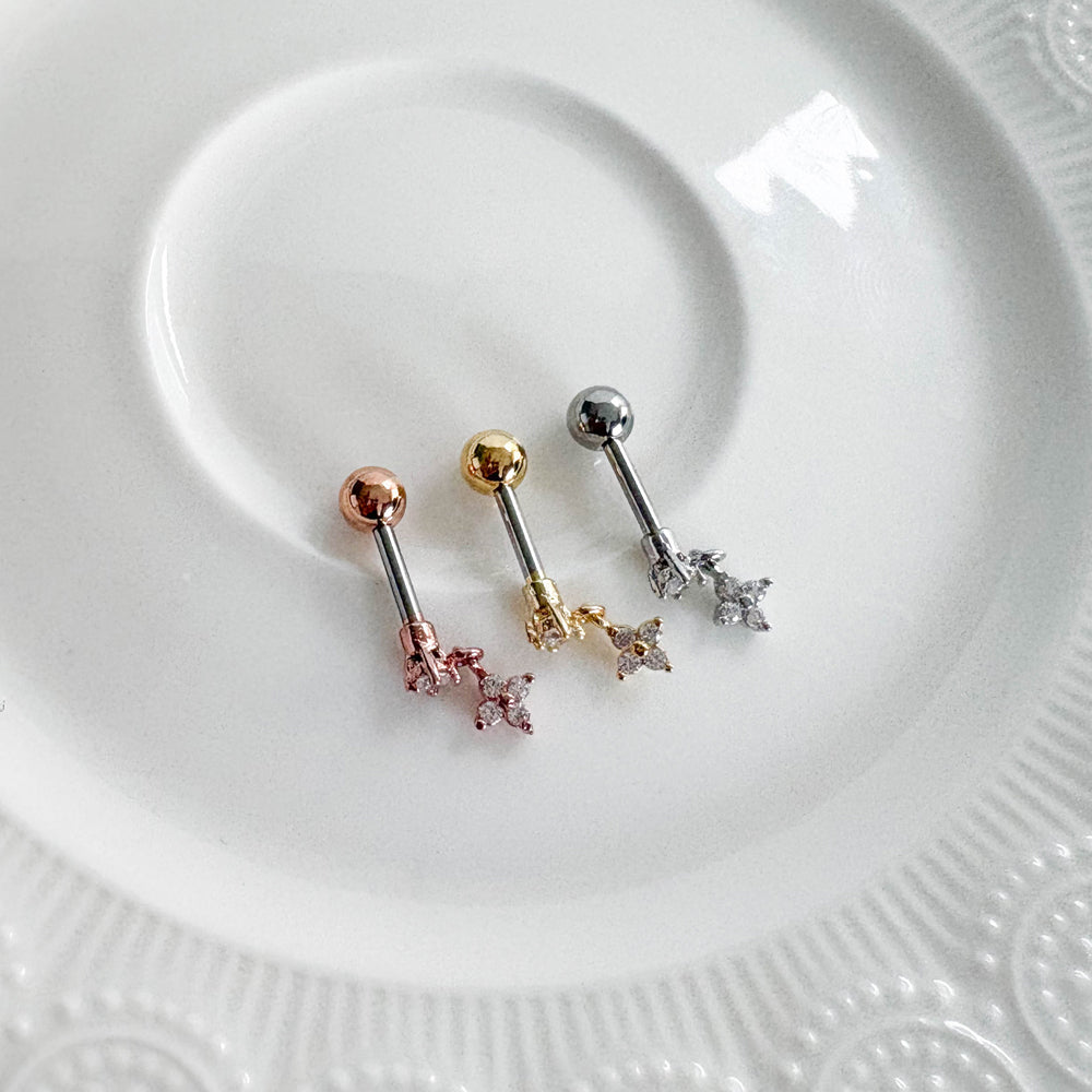 A8 305 ［サージカルステンレス］キュービック花ピアス