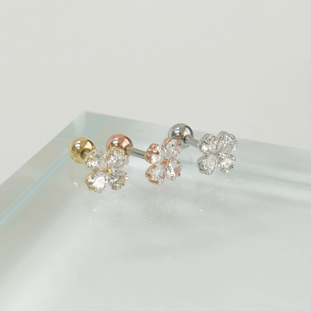 A8 270 ［サージカルステンレス］キュービック四葉のクローバーピアス