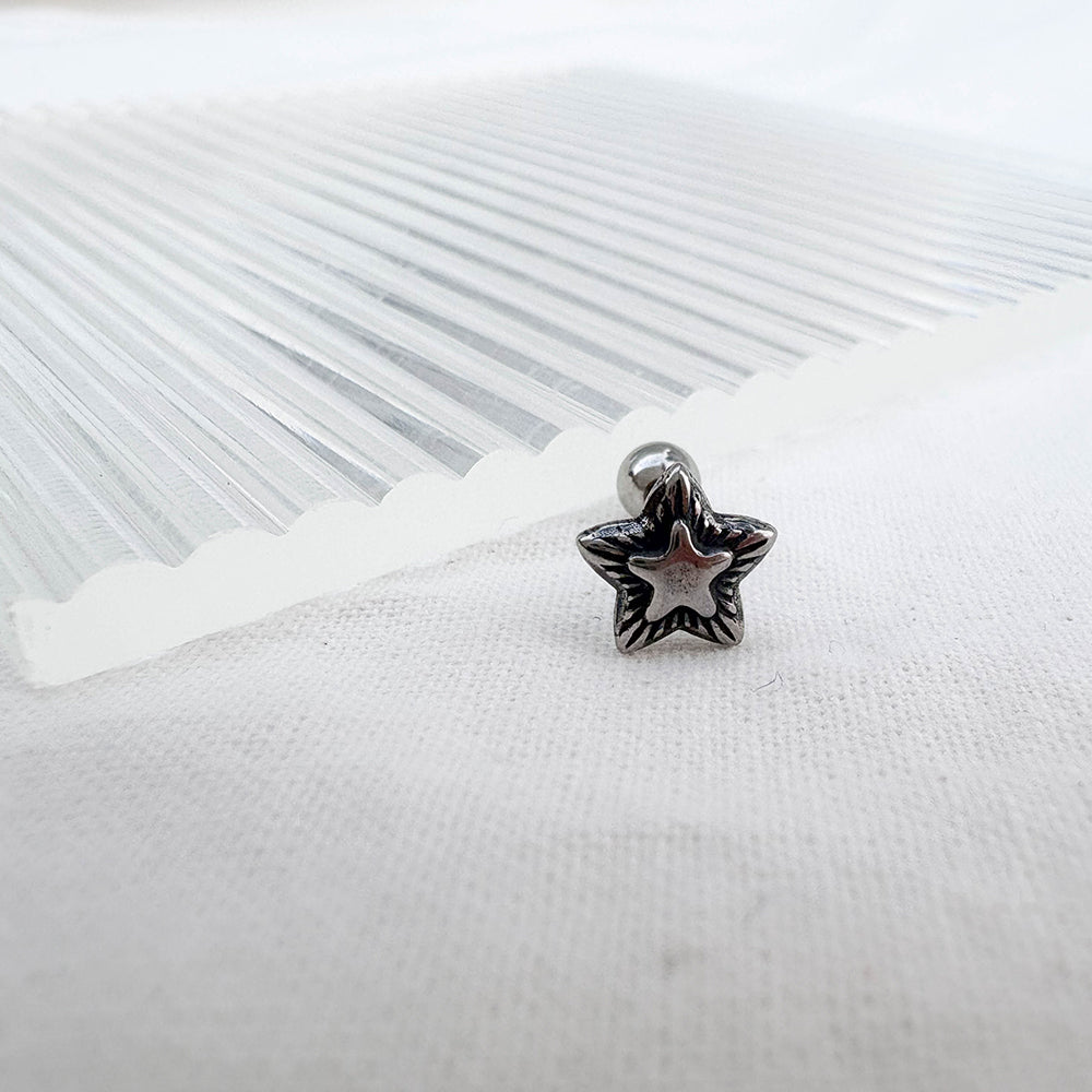 B3 075 ［サージカルステンレス］ゴシック星ピアス
