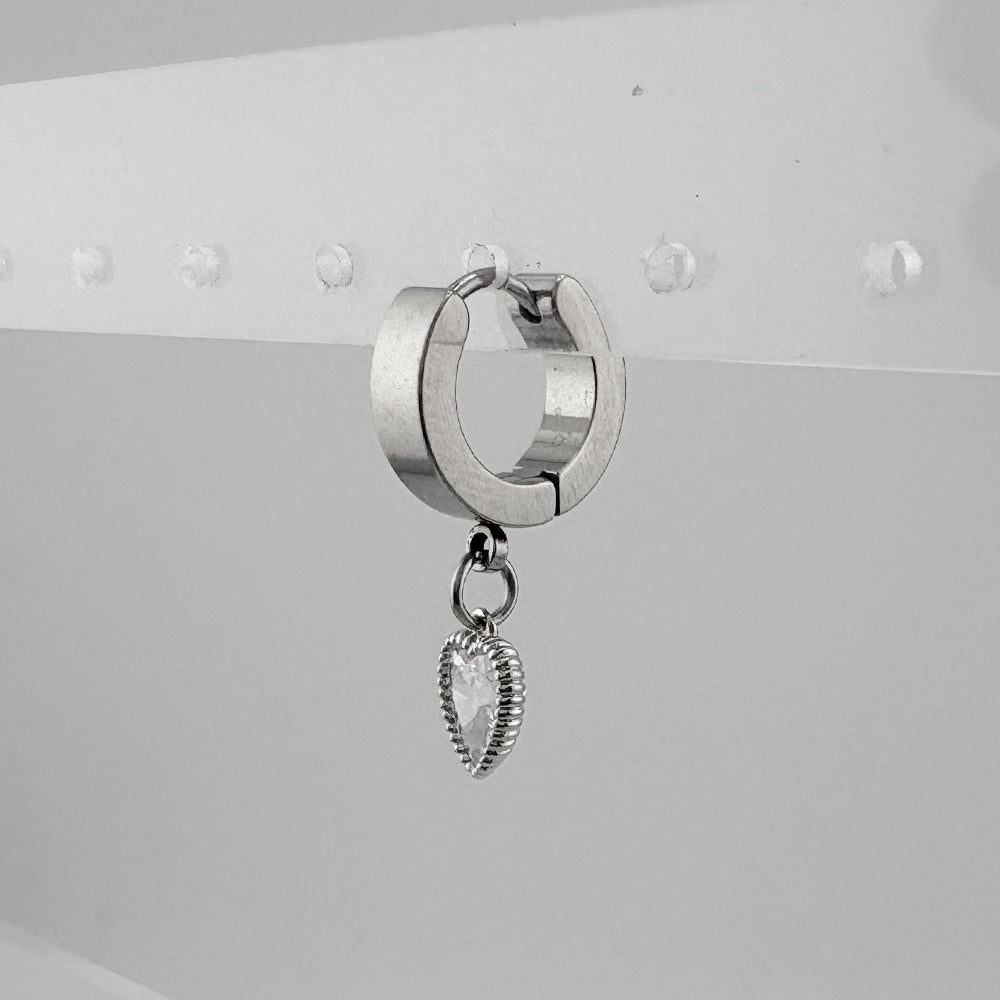 YEH 017 ［サージカルステンレス］キュービックハートリングピアス