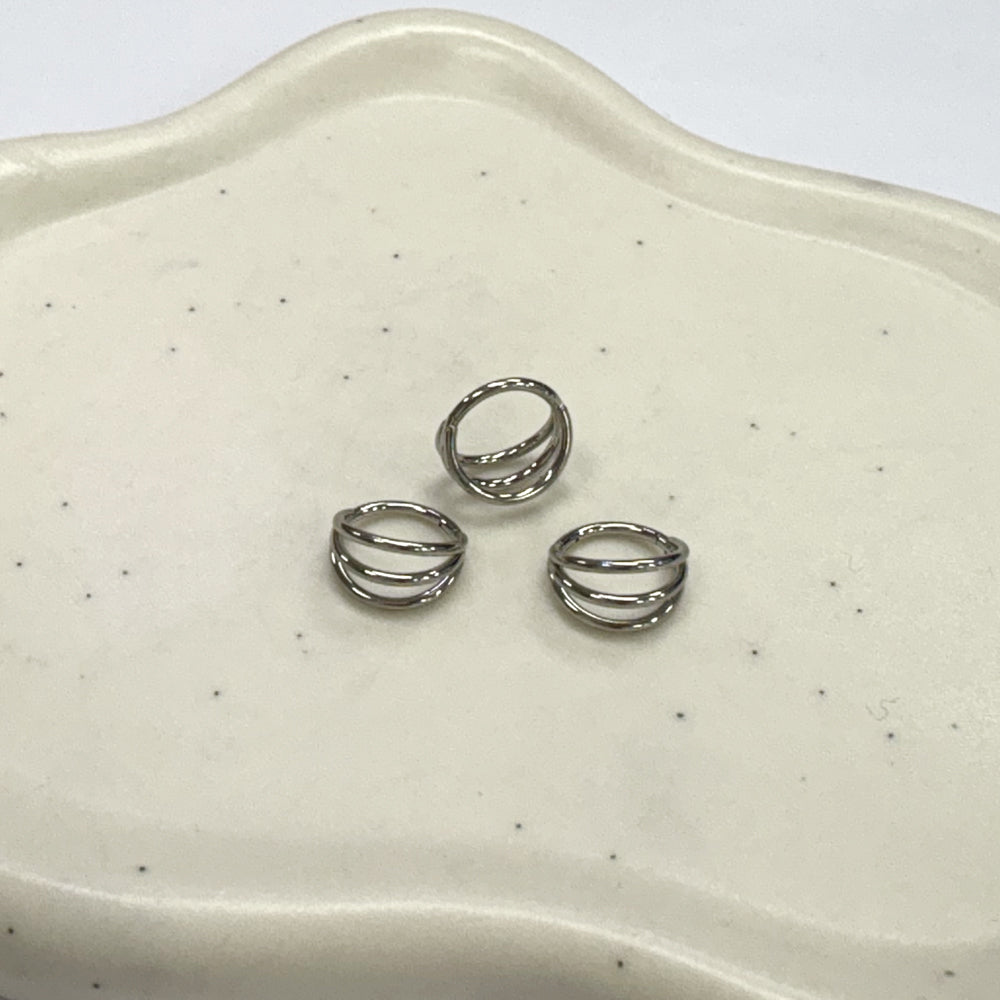 STS 022 ［サージカルステンレス］スリーラインリングピアス