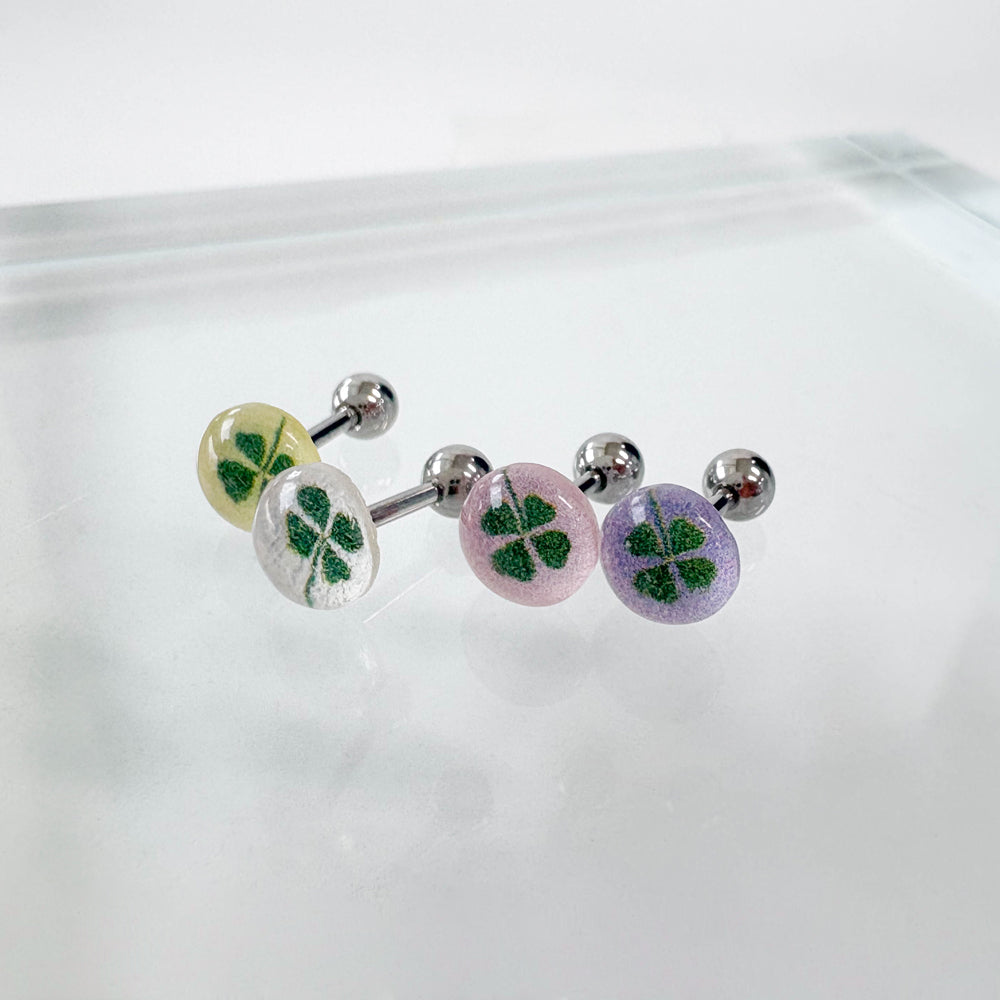 MK 085 ［サージカルステンレス］アクリルボールクローバーピアス