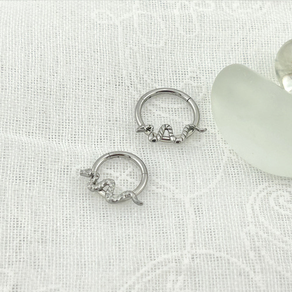 STS 031 ［サージカルステンレス］蛇リングピアス