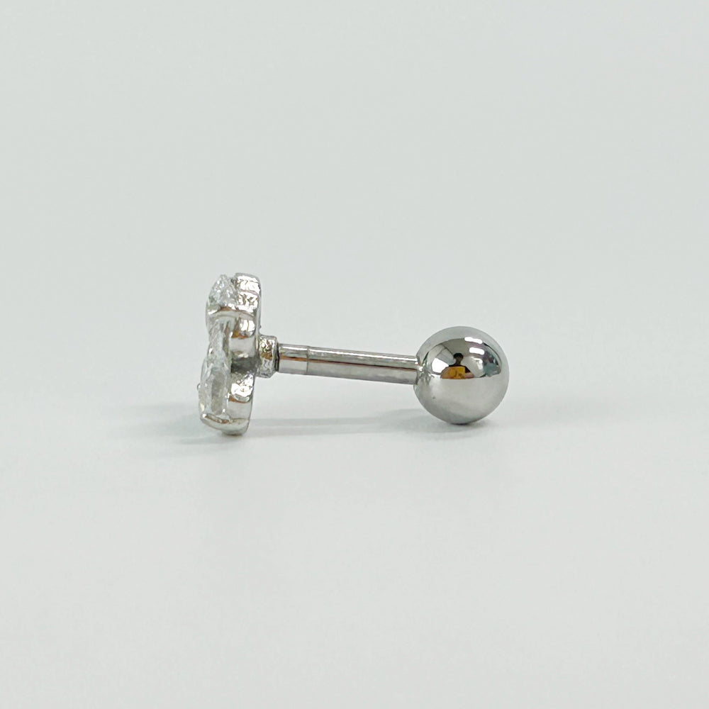 A8 270 ［サージカルステンレス］キュービック四葉のクローバーピアス