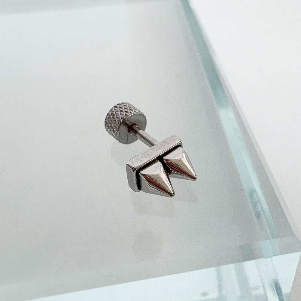 A9 244 ［サージカルステンレス］フラットスパイクピアス